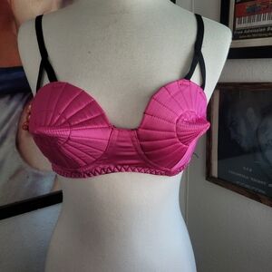 Bettie Page Hot pink bra